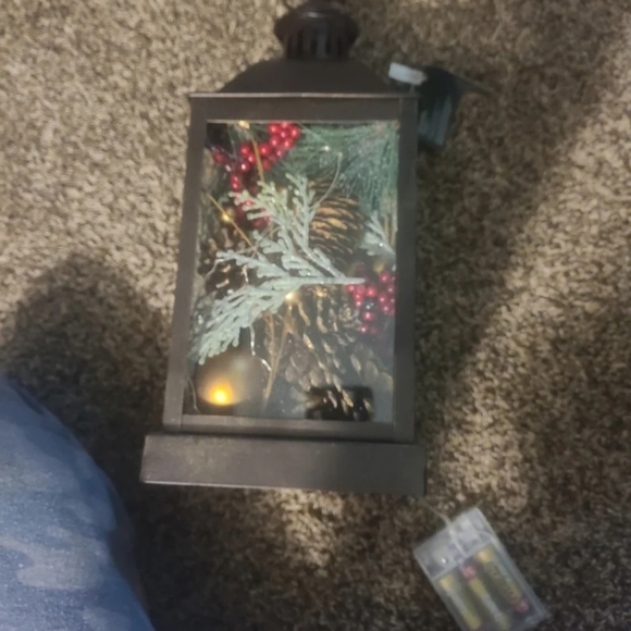 NWT LED Metal Lantern - Picture 8 of 9
